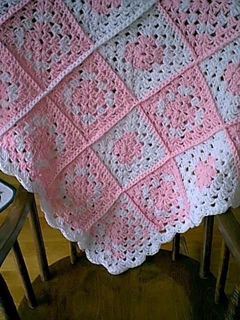 How to Put Crochet Edges on Flannel Baby Blankets | eHow.com